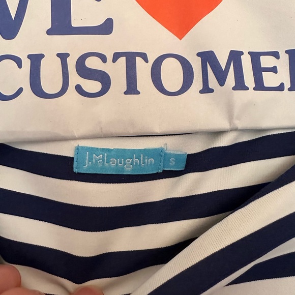 Classic J. McLaighlin Nagy and white dress.  So flattering! - Picture 3 of 6